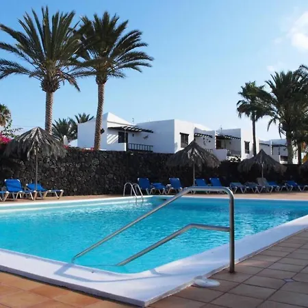 Oasis By The Ocean - Beautiful Fully Equipped 2 Bed * Tias