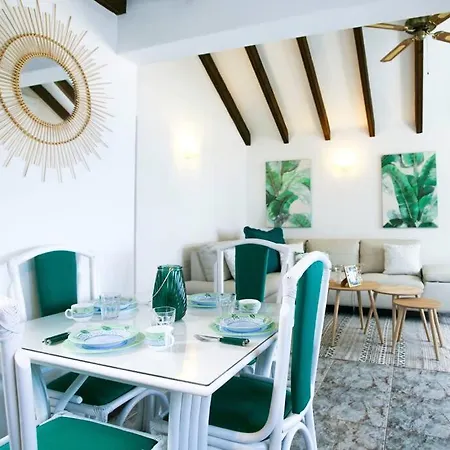 Oasis By The Ocean - Beautiful Fully Equipped 2 Bed *