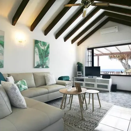 Oasis By The Ocean - Beautiful Fully Equipped 2 Bed * Tias