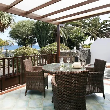 Oasis By The Ocean - Beautiful Fully Equipped 2 Bed Villa Tias