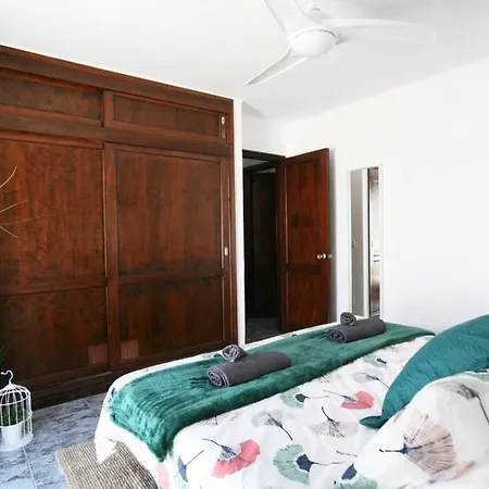 Oasis By The Ocean - Beautiful Fully Equipped 2 Bed Villa