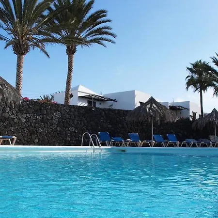 Oasis By The Ocean - Beautiful Fully Equipped 2 Bed *